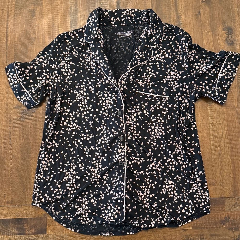 Victoria's Secret Black and White Heart Pajama Top
